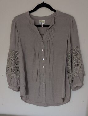 fig and flower Taupe Crochet-Sleeve Button Down Blouse